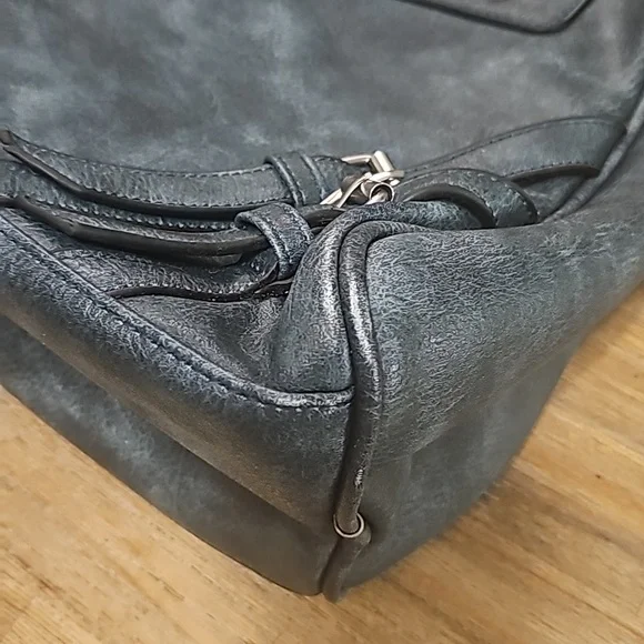 Genuine Leather Beautiful Design Women's Bag. - Picture 13 of 16